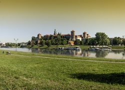 Zamek Królewski na Wawelu, Wawel, Rzeka Wisła, Kraków, Polska