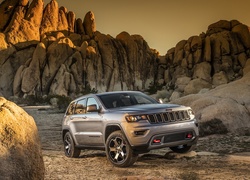 Jeep, Grand Cherokee, Skały