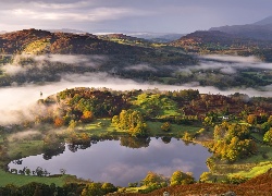 Park Narodowy Lake District, Góry, Lasy, Jezioro, Mgła, Anglia