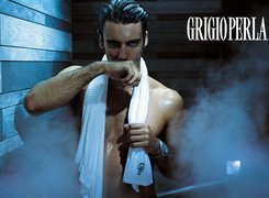 Giorgio Perla, mężczyzna, sauna, ręcznik