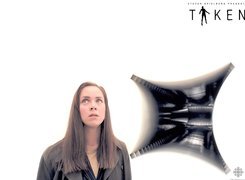 Film Taken, kobieta, tło, przerażenie
