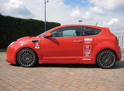 Alfa Romeo MiTo, Alufelgi, Naklejki