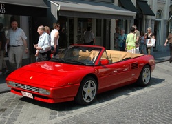 Ferrari Mondial, Beżowe, Wnętrze