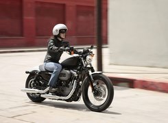 Harley Davidson XL1200N Nightster, Motocyklistka