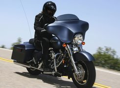 Harley-Davidson Touring Street Glide, Kufry, Boczne
