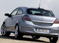 Opel Astra, Tył