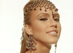 Jessica Alba, Kolczyki, Stroik, Biżuteria