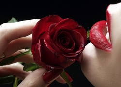 Róża, Usta, Dłoń