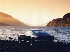 Aston Martin V8, Zatoka