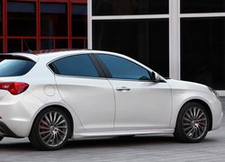 Biała, Alfa Romeo Giulietta, Bok