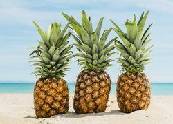Ananasy na plaży