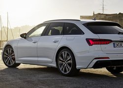 Audi A6 Avant Plug-in Hybrid S, Bok, Tył