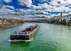 Barka na rzece Ren w Bazylei