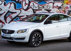 Volvo S60, Cross Country