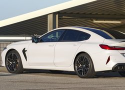 BMW M8 Gran Coupe Competition bok