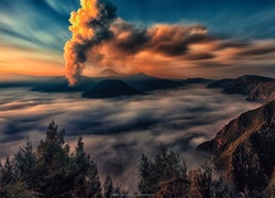 Indonezja, Wyspa Jawa, Wulkan Bromo, Góry, Drzewa, Chmury