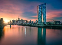 Wieżowiec, Europejski Bank Centralny, Frankfurt nad Menem, Niemcy, Rzeka Men, Most, Wschód słońca