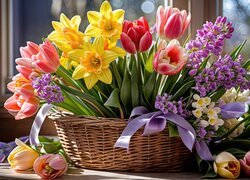 Kwiaty, Żonkile, Tulipany, Koszyk, Okno