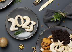 Nowy Rok, Ciasteczka, Cyfry, 2023, Talerzyki, Bombka, Czekolada, Gałązki, Jedzenie