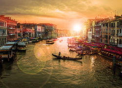 Cieśnina Canal Grande w Wenecji w promieniach słońca