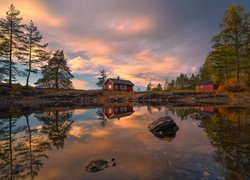 Norwegia, Jezioro Vaeleren, Domy, Drzewa, Odbicie
