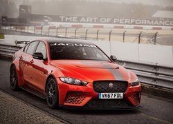 Czerwony, Jaguar XE SV Project 8, 2017