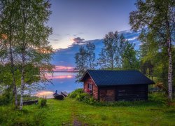 Jezioro Kallunkijarvi, Dom, Łódka, Drzewa, Brzozy, Wiosna, Zachód słońca, Gmina Kuusamo, Finlandia