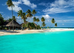 Malediwy, Ocean, Morze, Palmy, Plaża, Domki, Chmury
