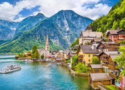 Austria, Hallstatt, Góry Alpy Salzburskie, Jezioro Hallstättersee,  Domy, Chmury