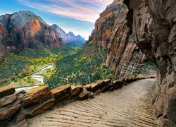Park Narodowy Zion, Skały, Góry, Dolina, Rzeka, Wąwóz, Drzewa, Jesień, Utah, Stany Zjednoczone