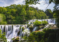 Wodospad, Skadinski, Drzewa, Las, Park Narodowy Krka, Chorwacja