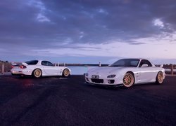 Dwa Samochody Mazda RX-7 FD