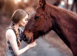 Dziewczyna, Koń