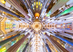 Hiszpania, Barcelona, Świątynia, Sagrada Familia, Wnętrze, Kolumny, Sklepienie