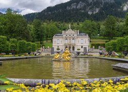 Zamek, Pałac Linderhof, Fontanna, Park, Drzewa, Góry, Ettal, Bawaria, Niemcy