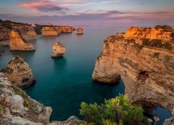 Wybrzeże, Skały, Morze, Chmury, Ocean Atlantycki, Region Algarve, Portugalia