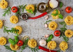 Makaron, Pomidory, Bazylia, Papryka, Jedzenie