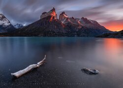 Góry, Cordillera del Paine, Jezioro, Park Narodowy Torres del Paine, Patagonia, Chile