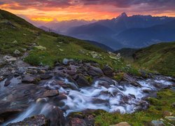 Gruzja, Swanetia, Kaukaz, Góry Swaneckie, Strumyk, Kamienie, Zachód słońca