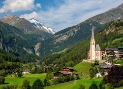 Austria, Heiligenblut, Góry, Alpy, Dolina, Kościół św Wincentego z Saragossy, Lasy, Drzewa, Domy