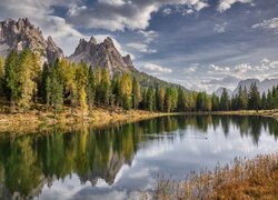 Góry, Dolomity, Las, Drzewa, Jezioro, Antorno Lake, Chmury, Włochy