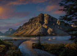 Park Narodowy Banff, Poranek, Góry, Canadian Rockies, Jezioro, Bow Lake, Drzewo, Rośliny, Kanada