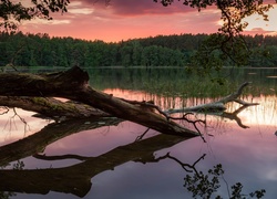 Jezioro Czos na Pojezierzu Mrągowskim