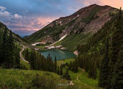 Jezioro Emerald Lake i przełęcz Schofield Pass w Stanie Kolorado