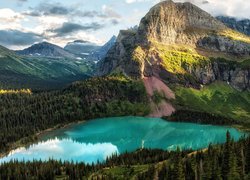 Góry, Jezioro Grinnell Lake, Drzewa, Park Narodowy Glacier, Montana, Stany Zjednoczone