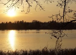Jezioro Kórnickie o zachodzie słońca