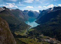 Norwegia, Góry, Dolina, Fiord Nordfjord, Lodal Valley, Wieś Loen