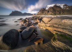 Kamienie, Skały, Morze, Plaża Uttakleiv, Lofoty, Norwegia