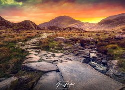 Kamienna ścieżka w dolinie Ogwen Valley