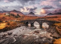 Kamienny, Most, Sligachan Bridge, Rzeka, Sligachan River, Góry, Dom, Wyspa Skye, Szkocja